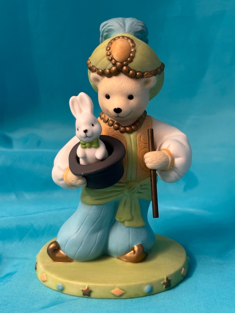Vintage Avon Magnificent Circus Bears – Marcello the Magician – (1993) with box